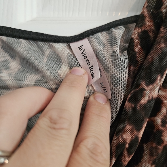 La Vie En Rose Brown and Black Camisole Top - Picture 5 of 6